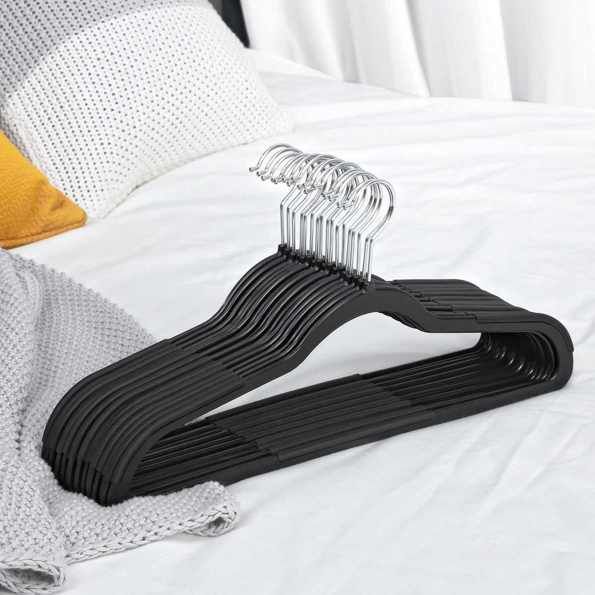 Plastic Coat Hangers - Non-Slip - Swivel Hook - Pack of 50